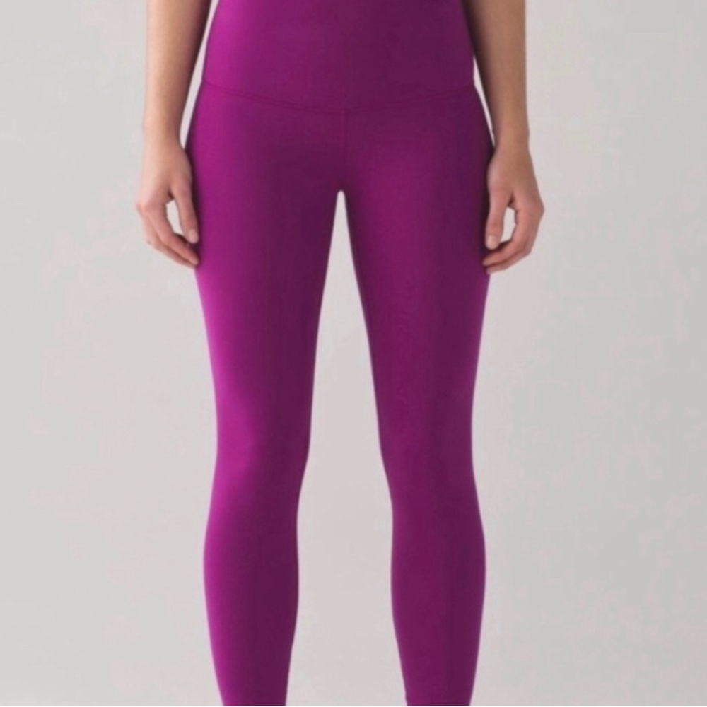Lululemon leggings size 4 wunder under